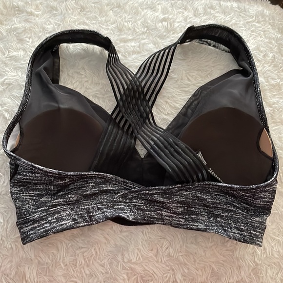 ⚜️Victoria’s Secret sport top⚜️ - Picture 3 of 8